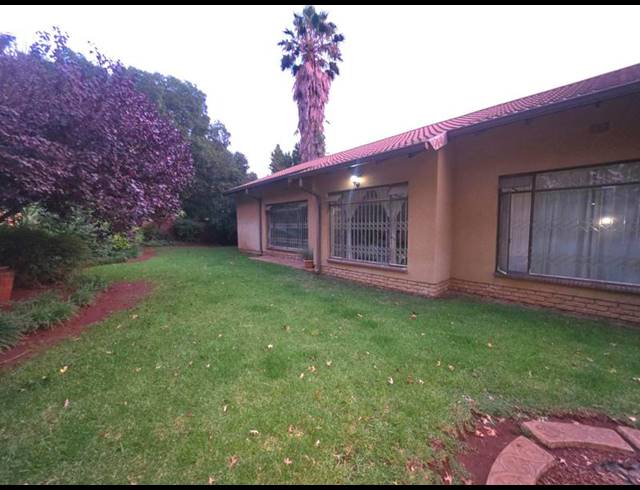 4 BEDROOM HOUSE FOR SALE IN GOLF PARK